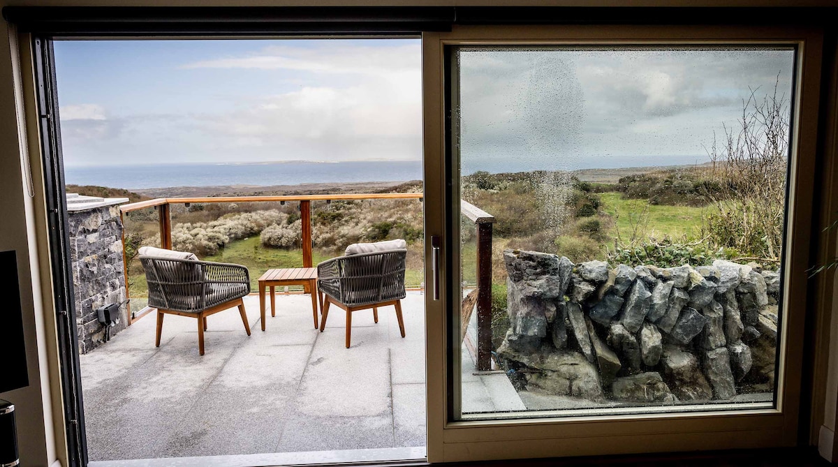 Sea view Apartment with balcony