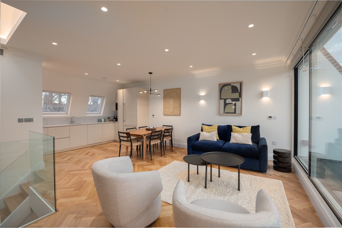 Stunning Hampstead Home (RH9)