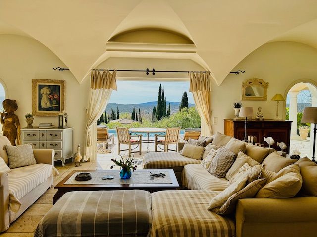 Villa Joséphine vue féerique piscine et jacuzzi