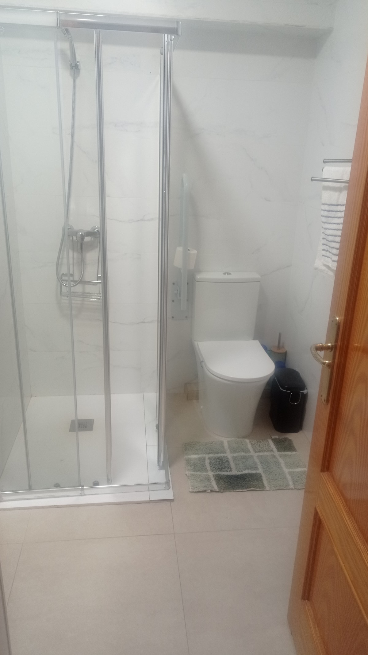 Habitación con baño privado