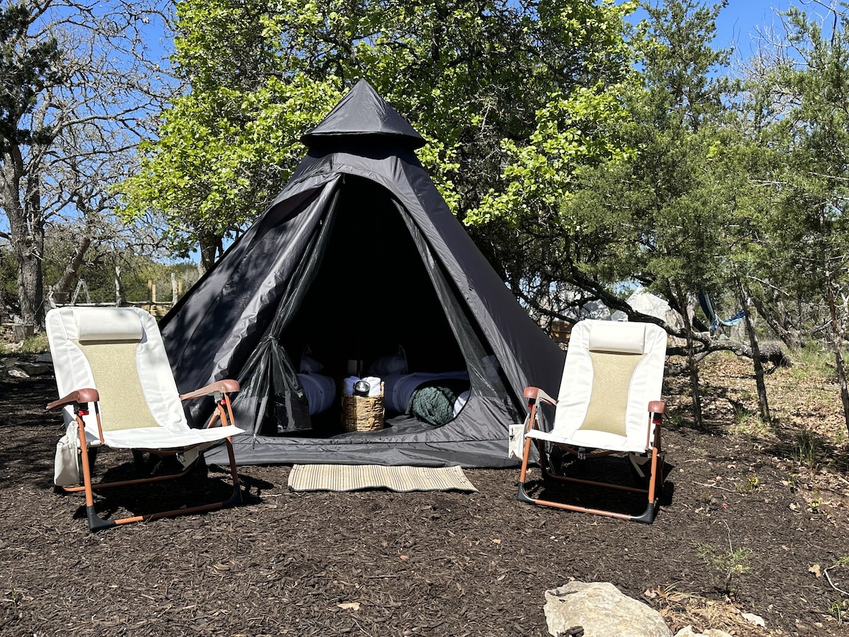 Hill Country Glamping -Sleeps2 w/ Fire Pit & Grill