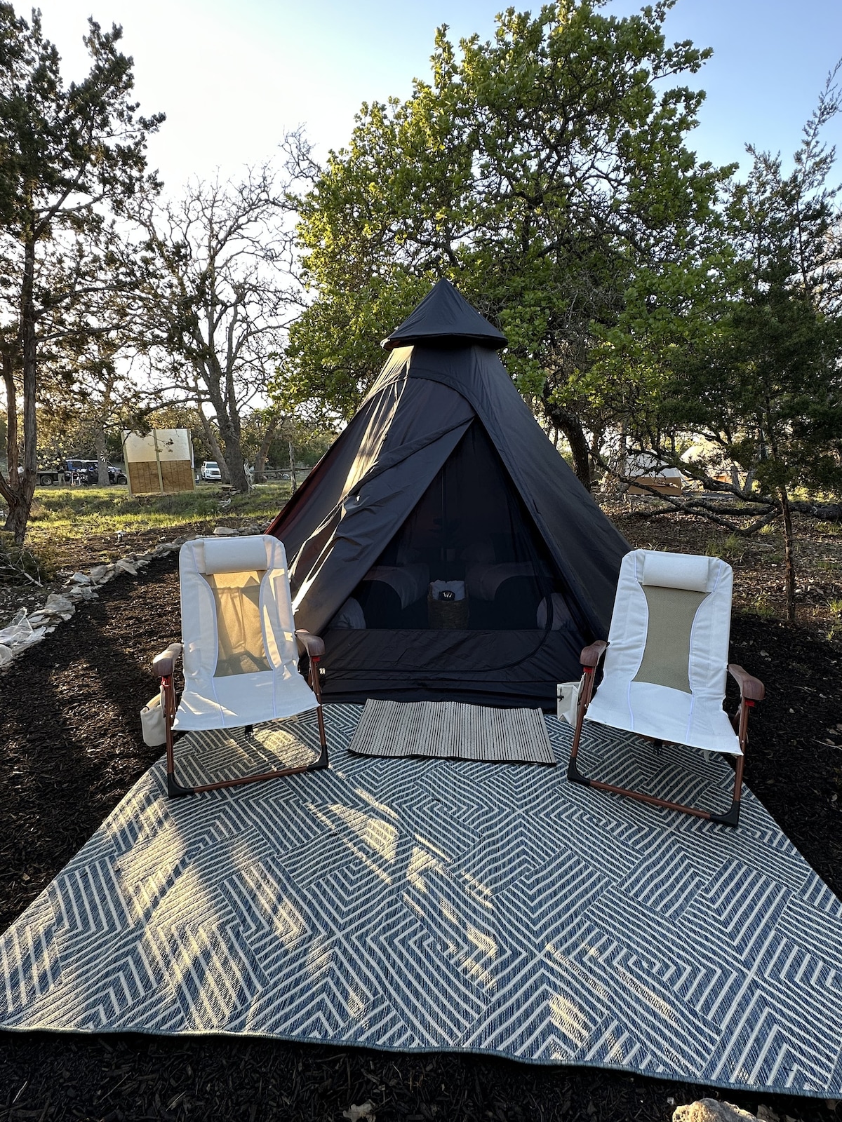 Hill Country Glamping -Sleeps2 w/ Fire Pit & Grill