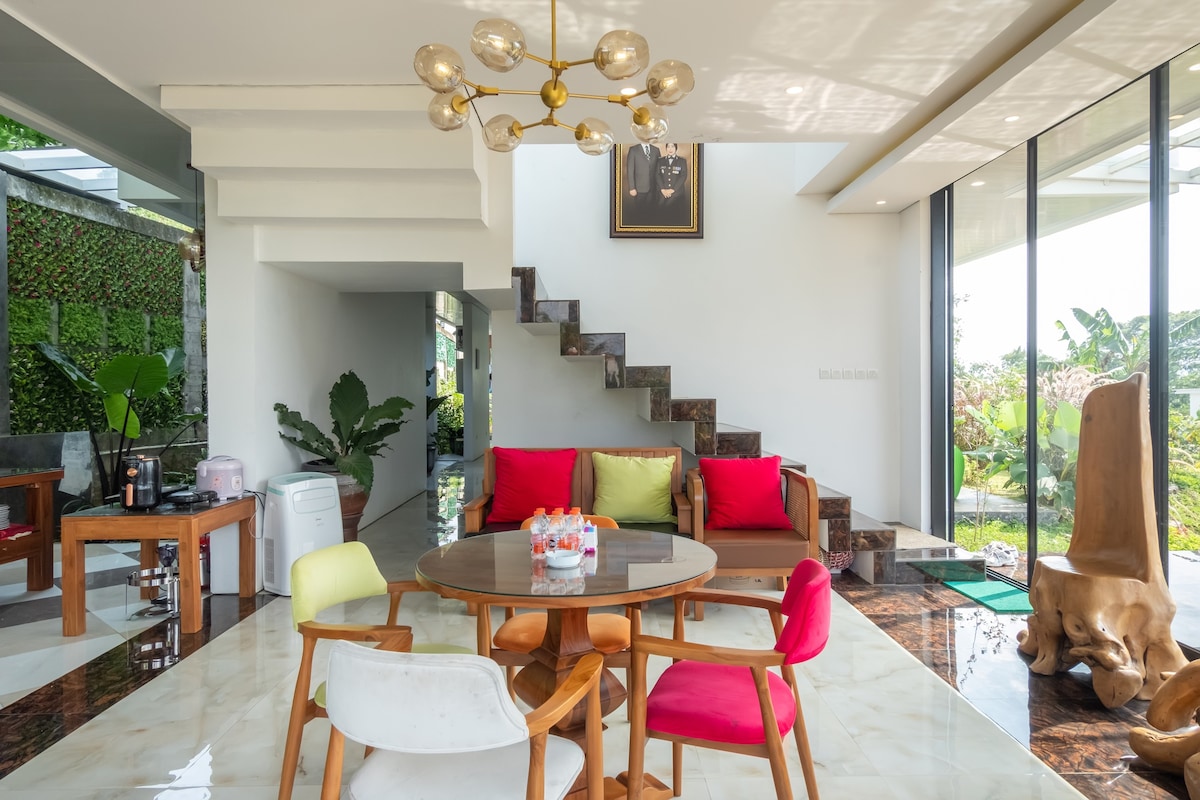 5BR Penthouse Mountain View by TwoSpaces | Bogor