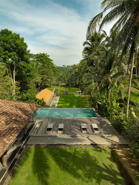Luxury 5-bedroom retreat villa Ubud