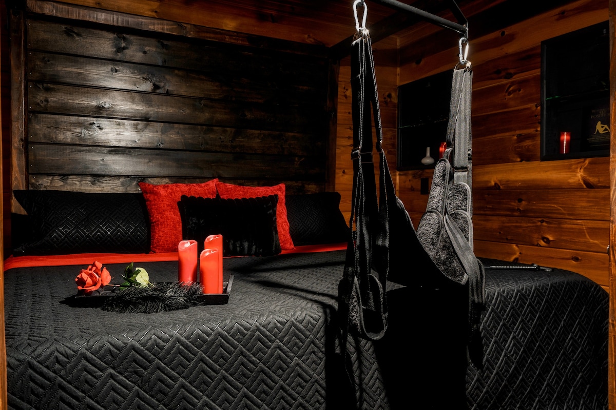 New 50 Shades Adult Theme Cabin,Hot Tub & Location