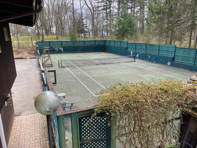 Tennis House