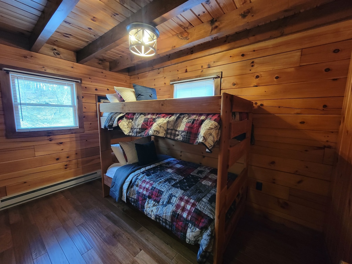 *Mohawk Mountain Lodge* 
Private | Quiet | Wooded
