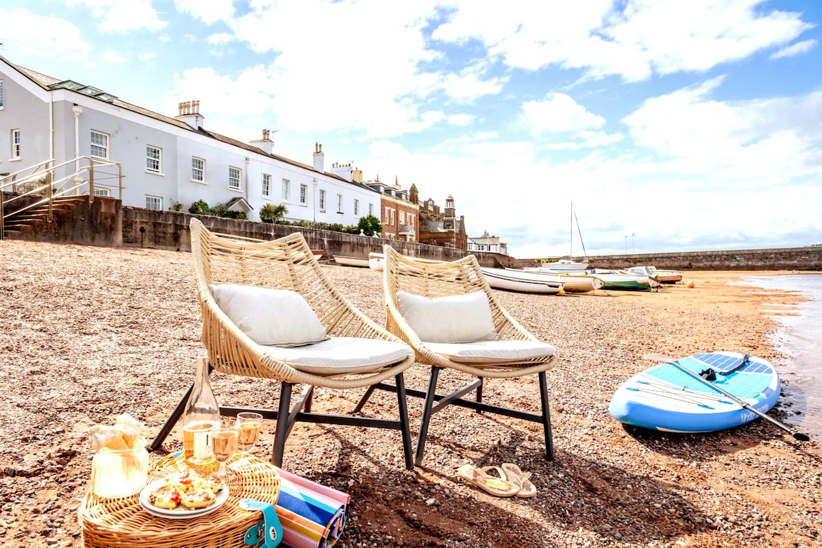 Spacious beachfront home in Shaldon