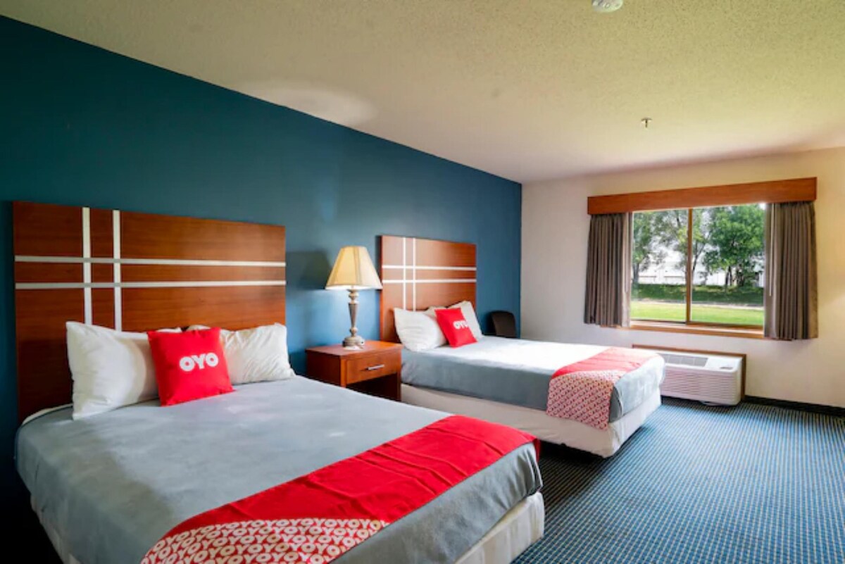 Redwood Hotel 2 Full Bed
