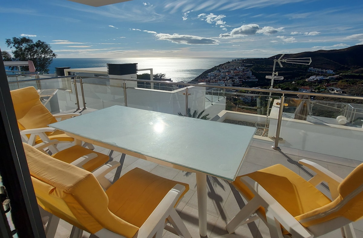 Apartment sea and mountain view