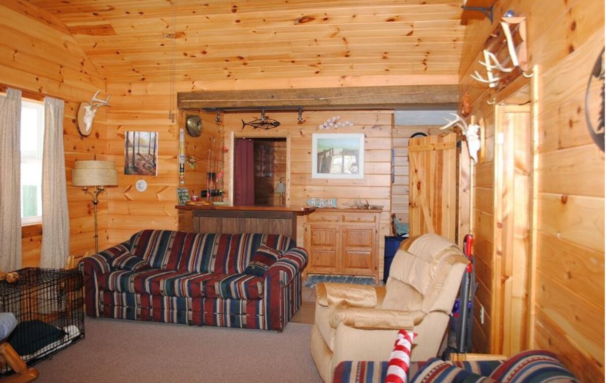 Cute, Cozy, fun cabin to enjoy.