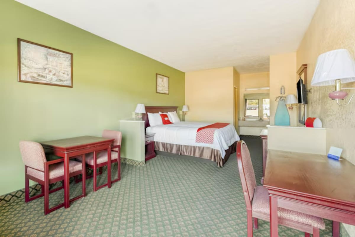 Hotel Grenada West King Bed