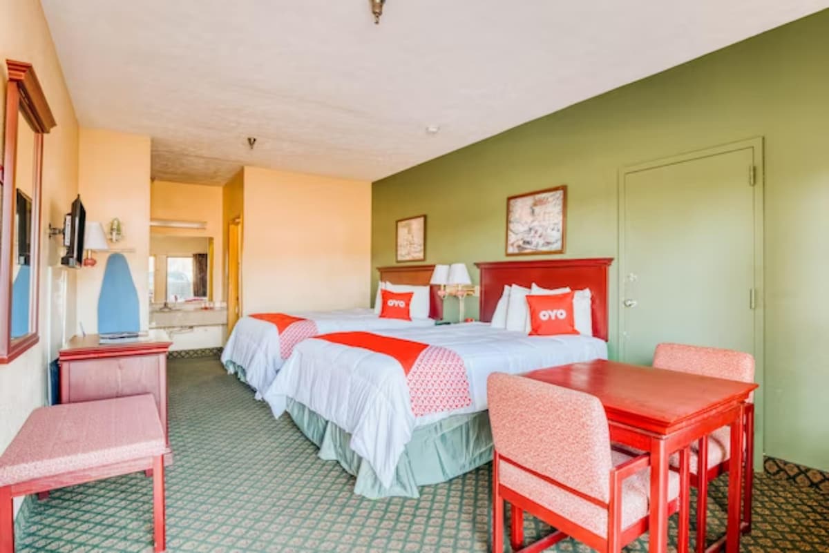 Hotel Grenada West 2 Queen Bed