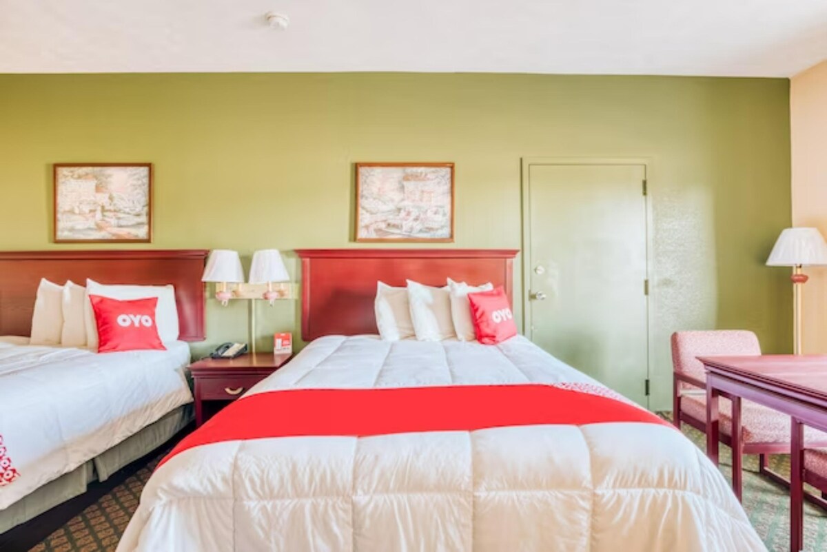 Hotel Grenada West 2 Queen Bed