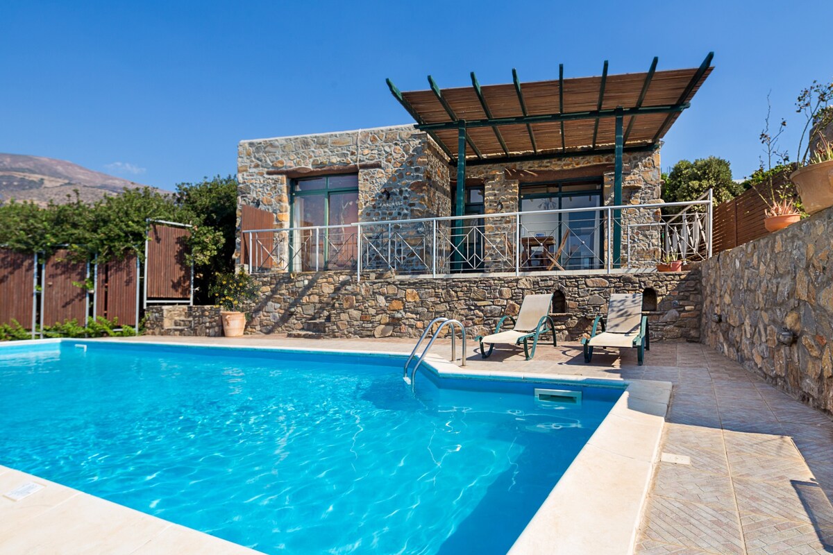 Seaview Villa w/private pool 20min from Elafonissi