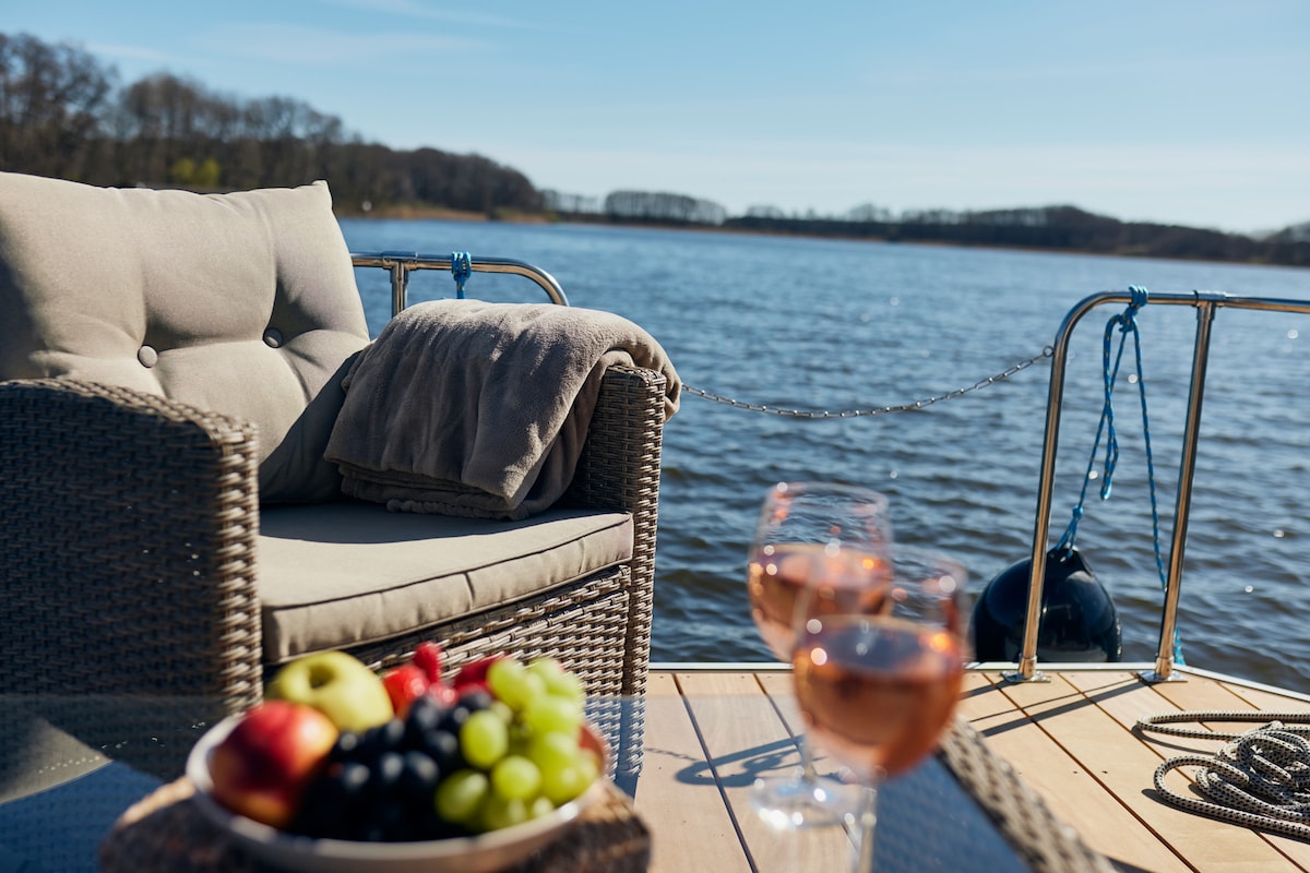 Hausboot -Camping auf dem Wasser