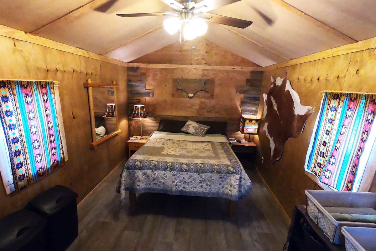 Wild West Room @ Off Grid B&B