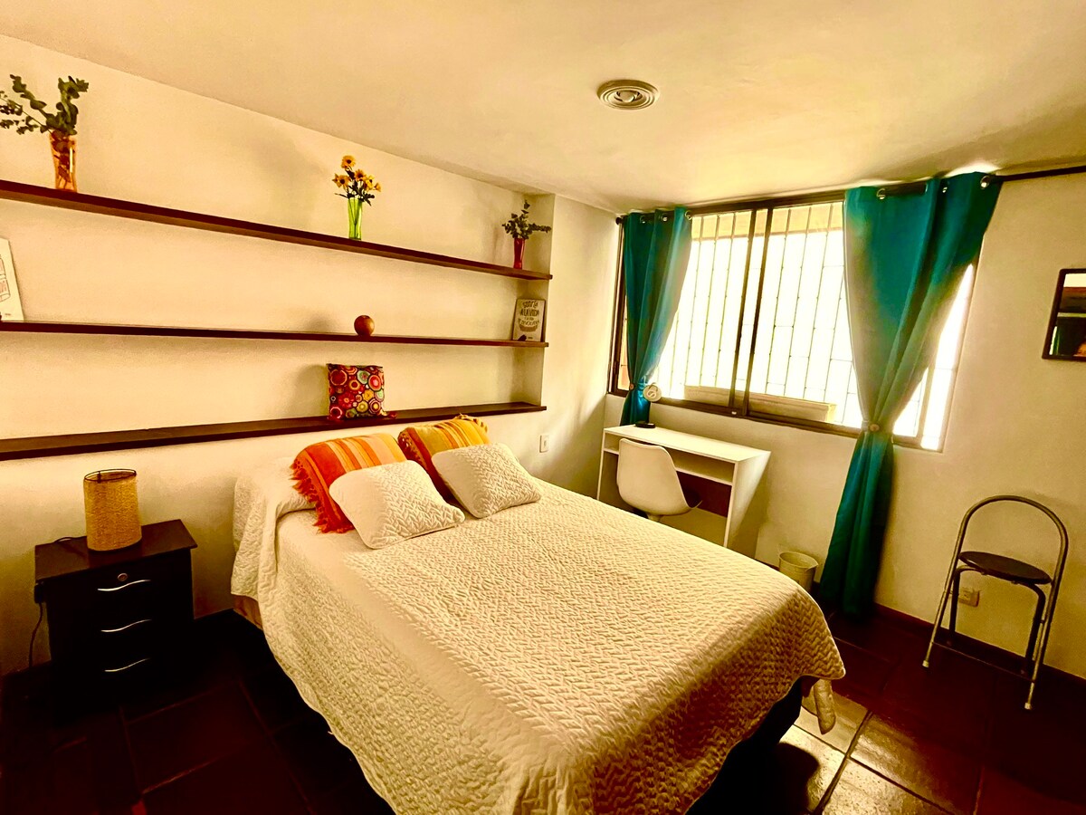 ¡Linda habitación en la mejor ubicación de Cali!