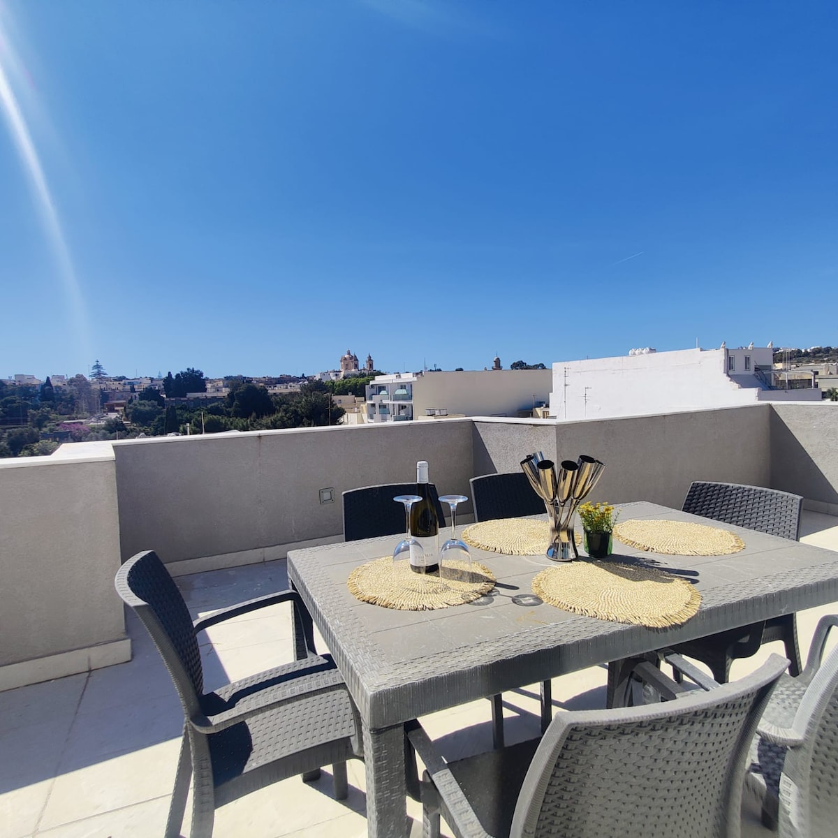 马耳他市中心的舒适顶层公寓