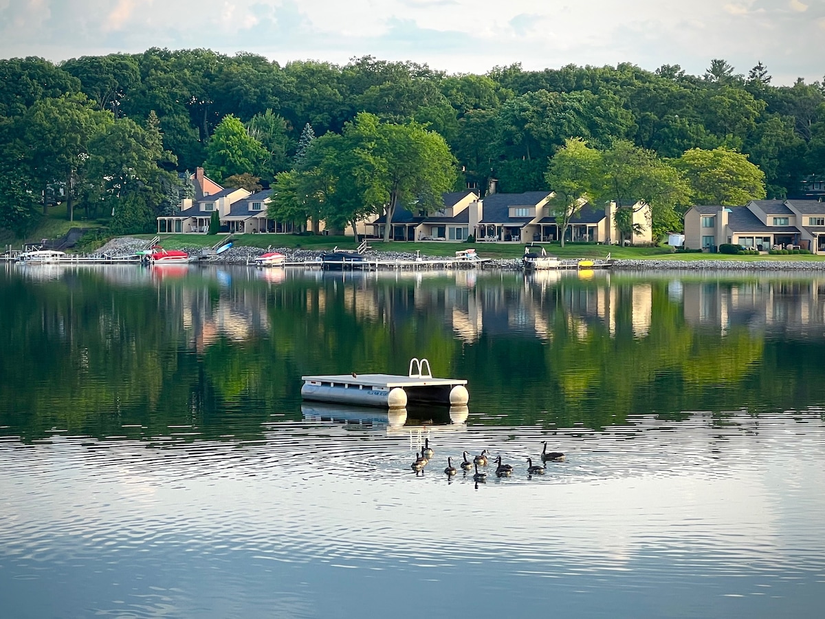 Lakeside Lodge