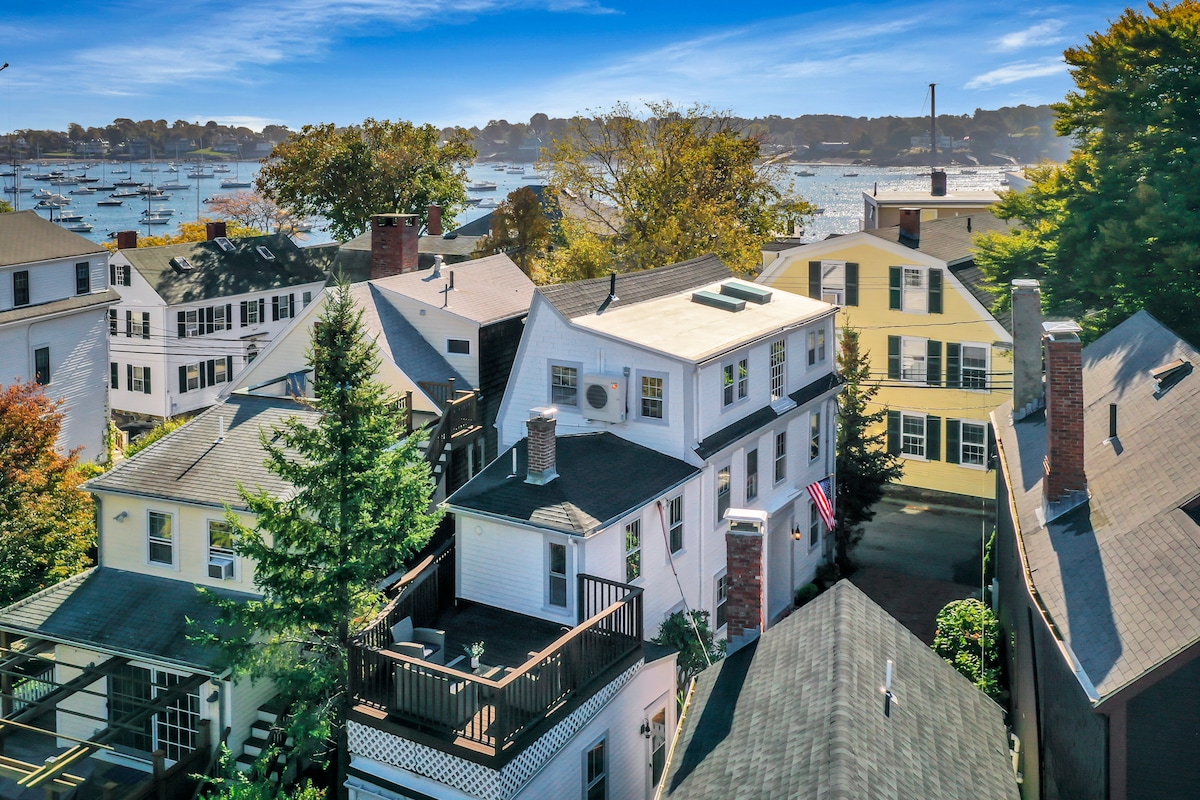 Penthouse Condo | Old Town | Harbor Views | Office