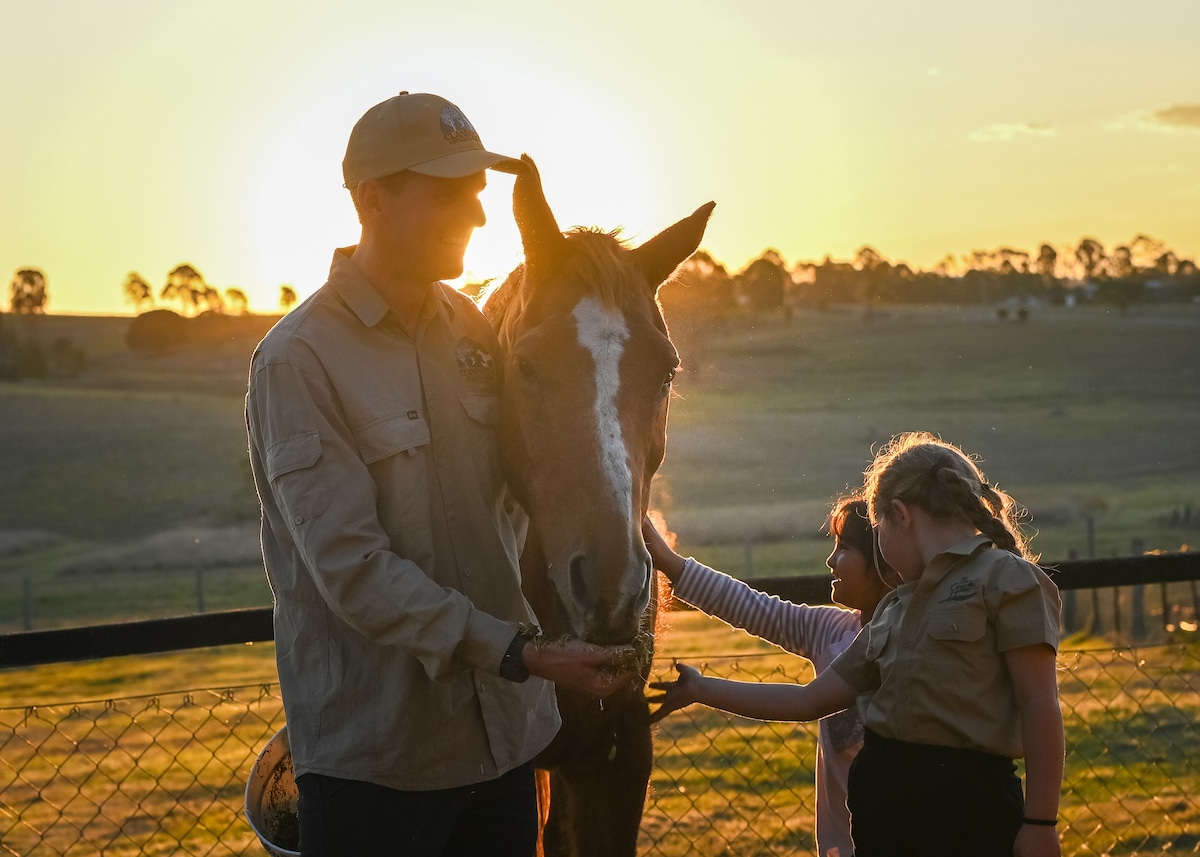 Family Friendly Farmstay - Banksia Suite