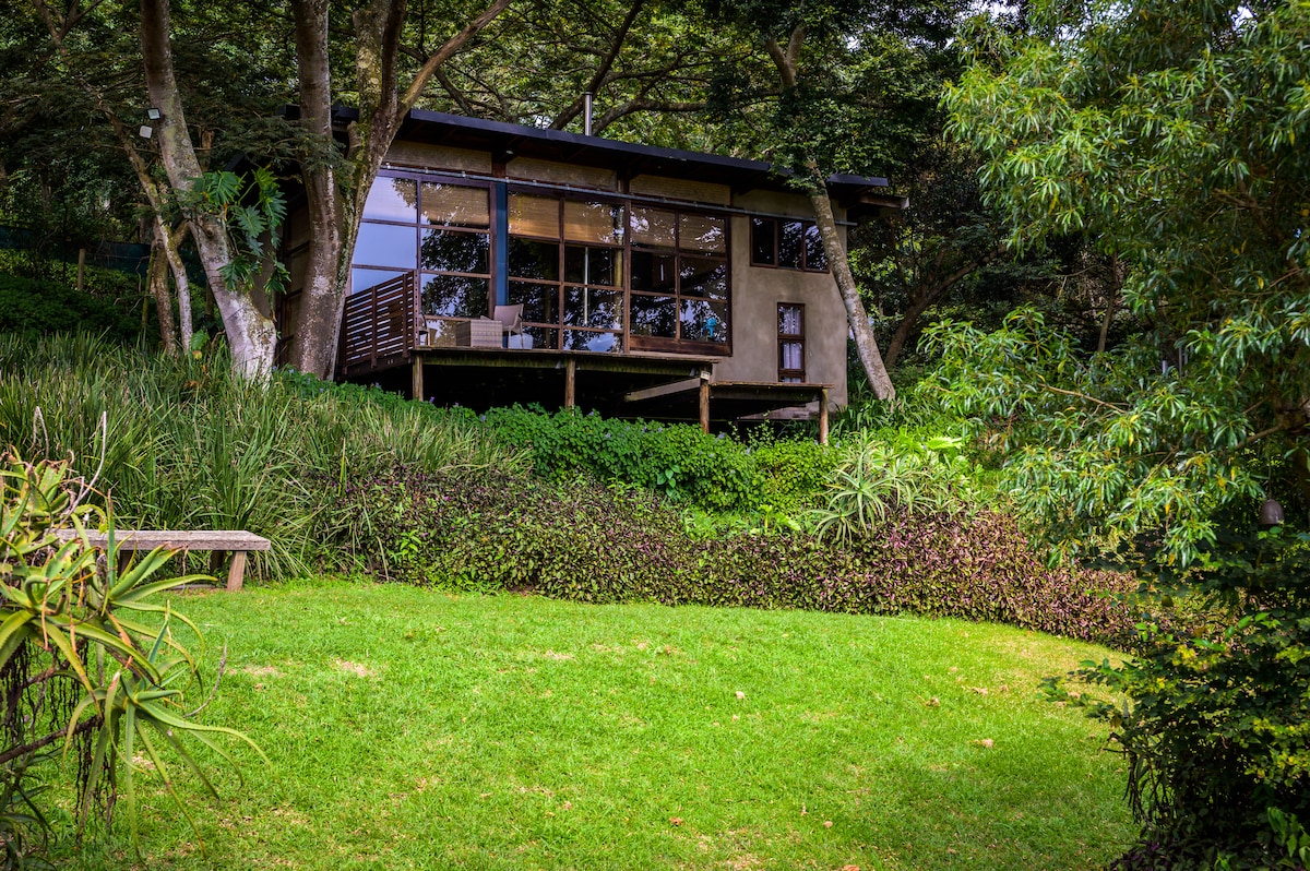 Rustic Eco Cottage within Waterfall Retreat Centre