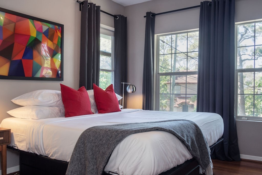 Your Montrose Gem | Sleeps 30/12BR/5.5BA/6PA