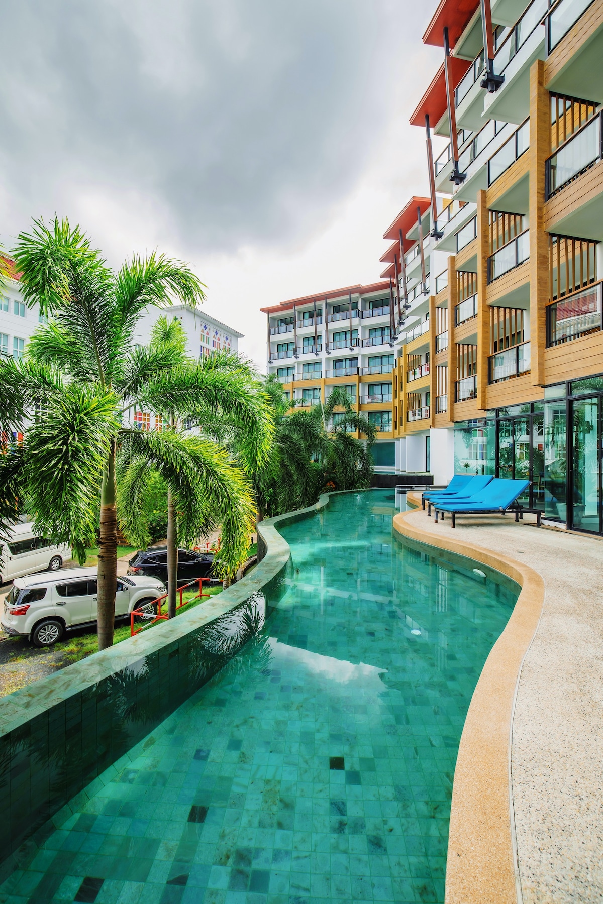 The Lunar Patong - Connecting Deluxe Rooms