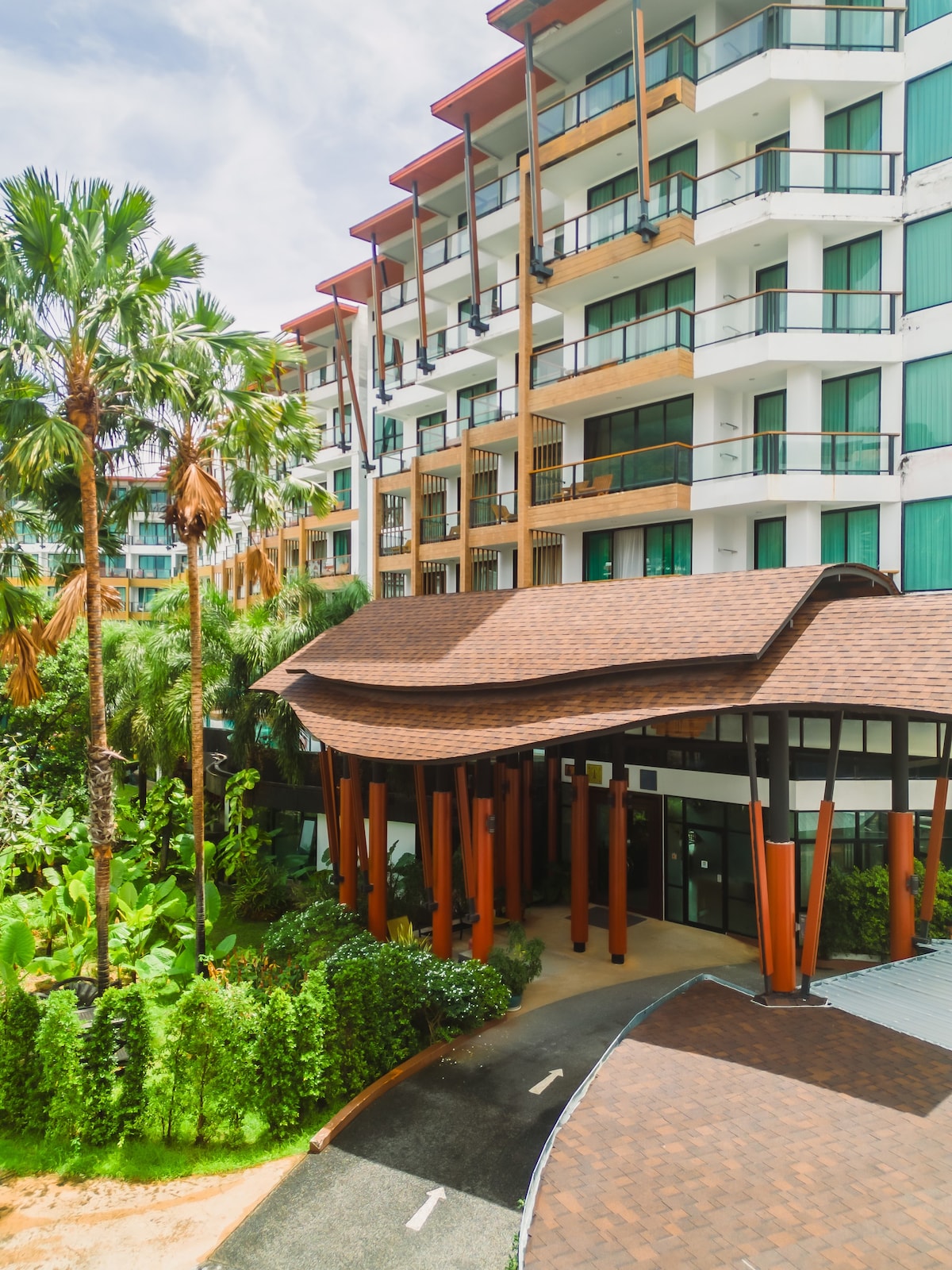 The Lunar Patong - Connecting Deluxe Rooms