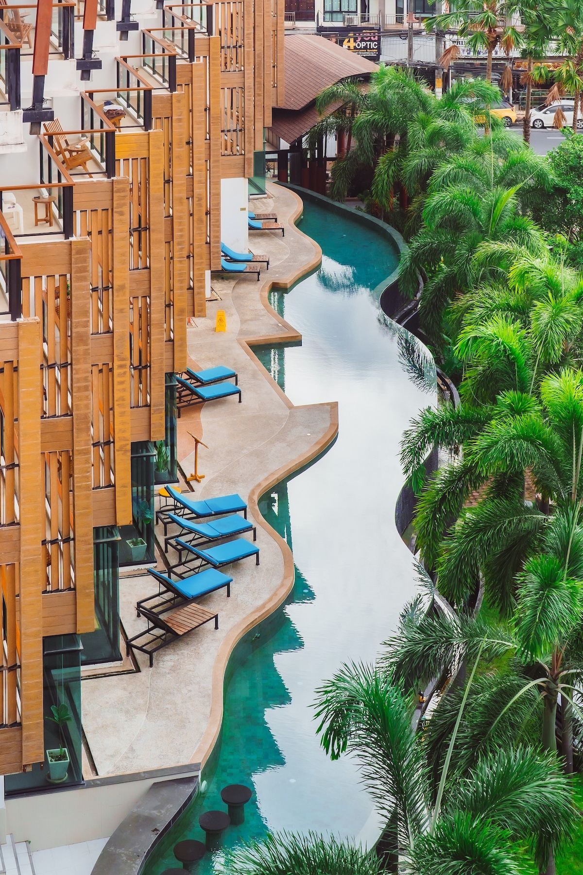 The Lunar Patong - Connecting Deluxe Rooms