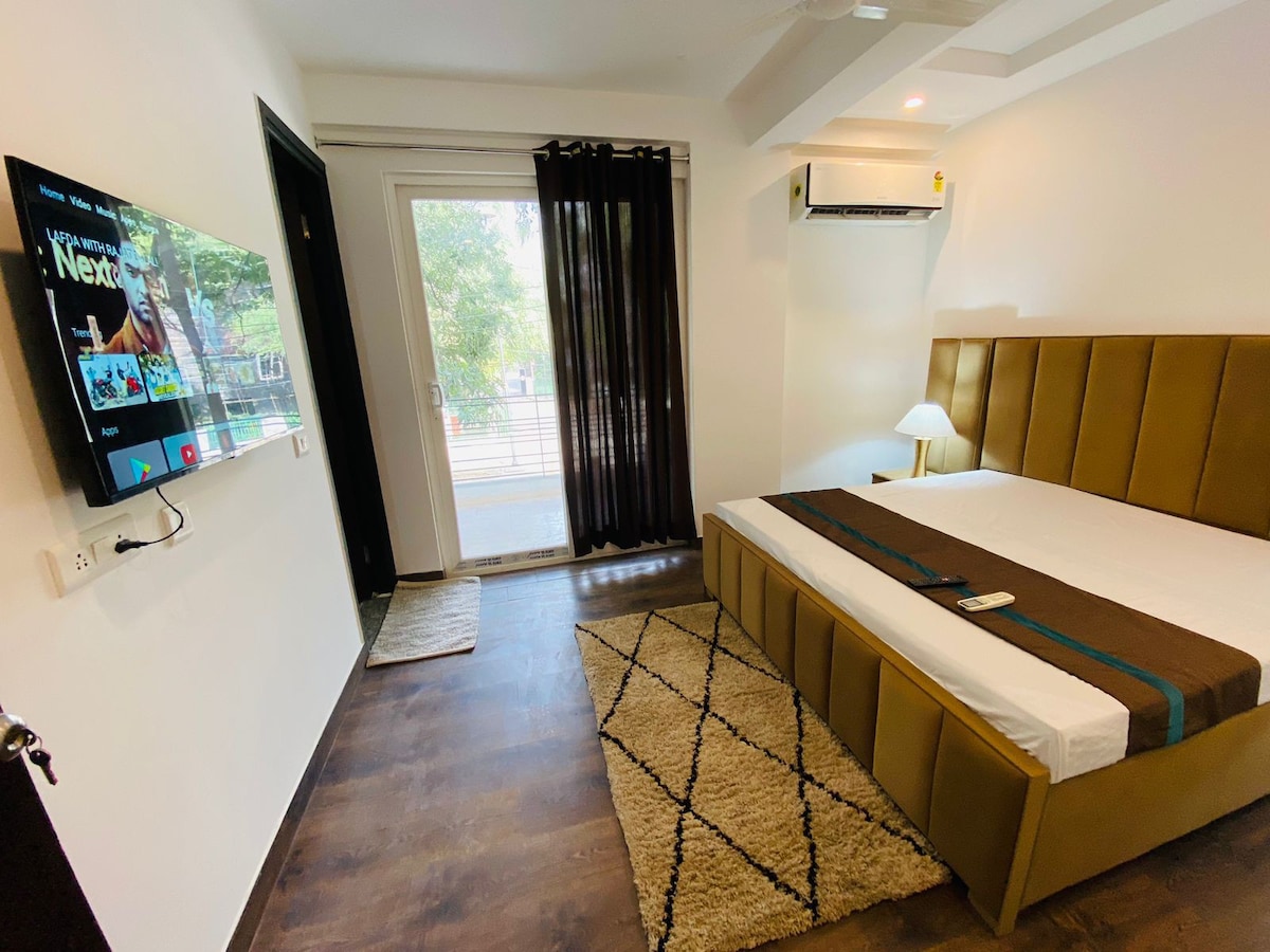 1 BHK Flat Near by Museo Cafe