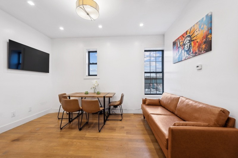 Spacious Private Room in Queens