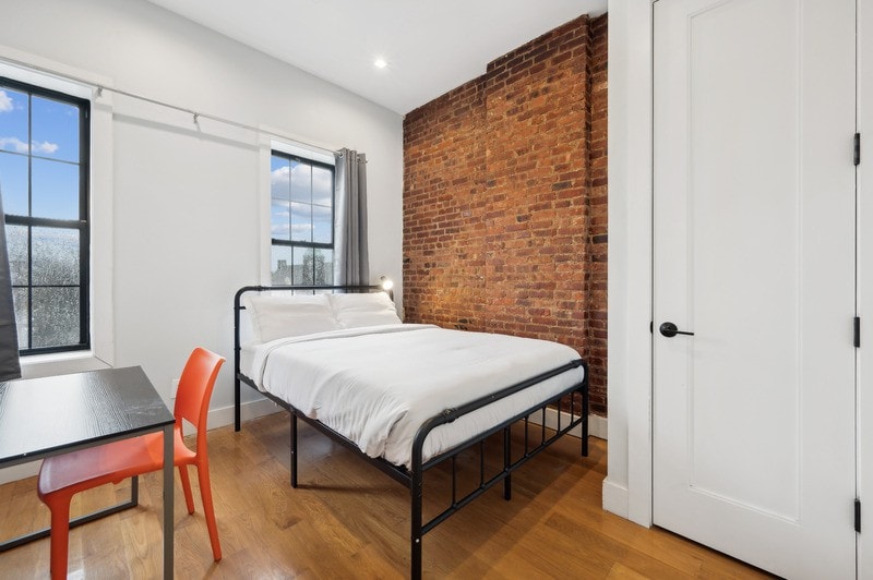 Spacious Private Room in Queens