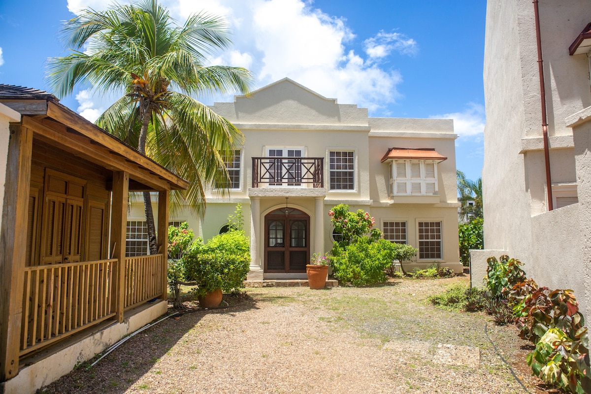 Large villa near the beach!