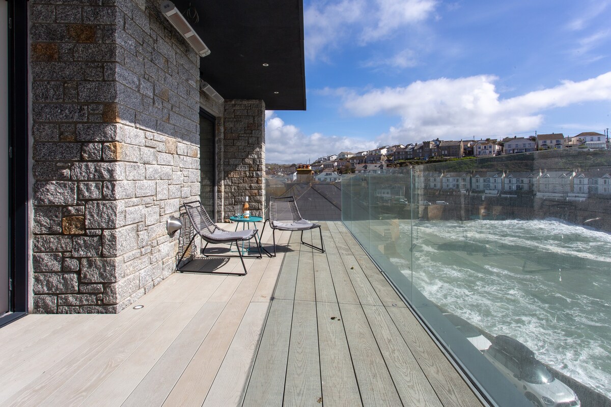 Beacon House by Porthleven and Lizard Holidays