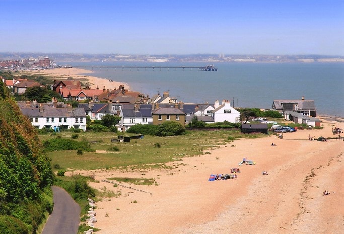 Coastal Chalet at Kingsdown Park with pool No.64.