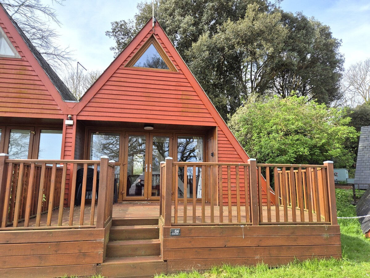 Coastal Chalet at Kingsdown Park with pool No.64.