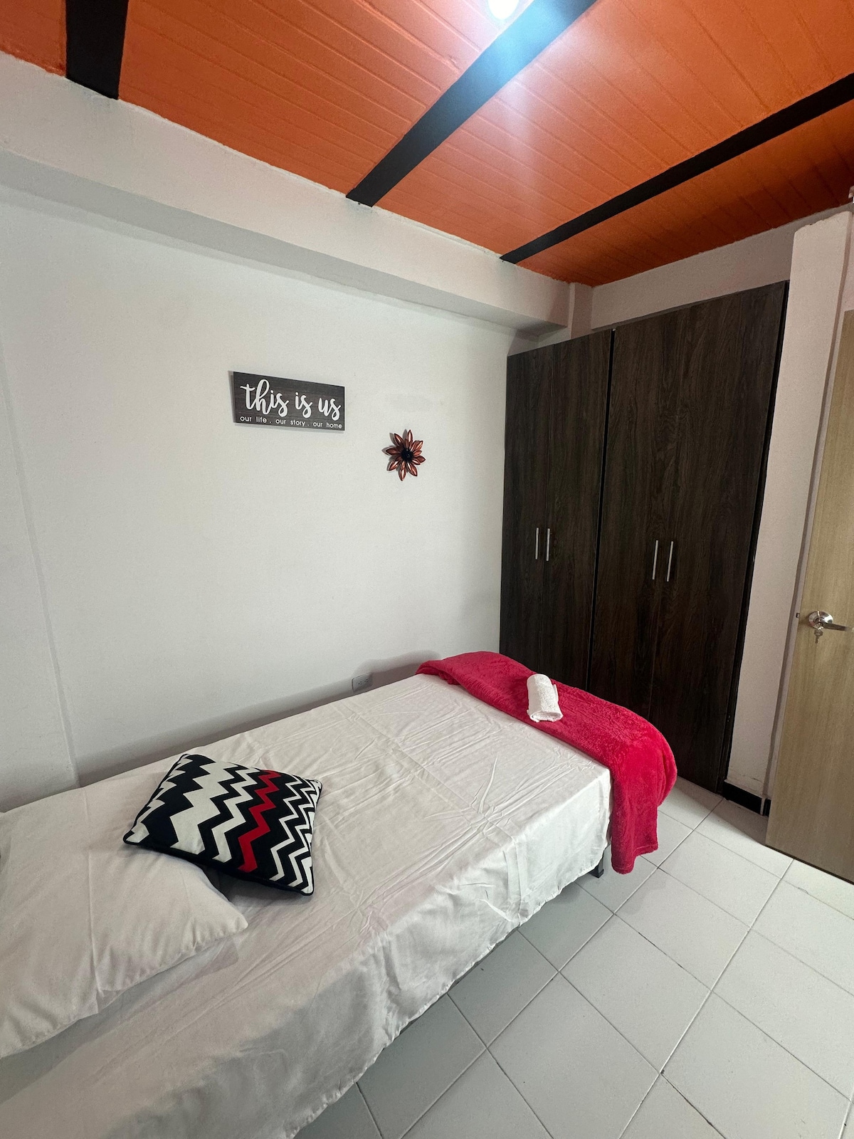 Habitación privada y cómoda - 2 camas sencillas