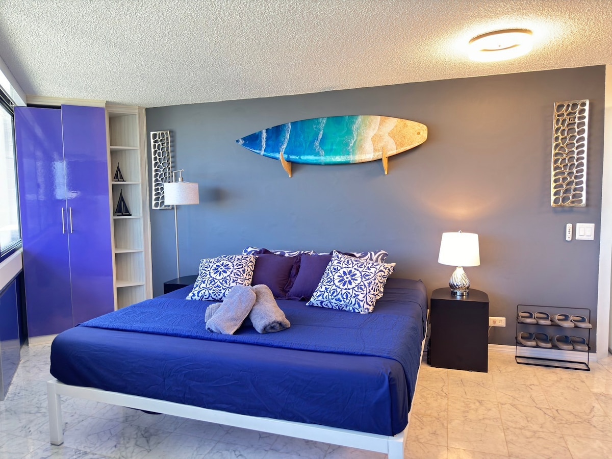 Private studio@Waikiki W/ Pool! near Hilton Lagoon