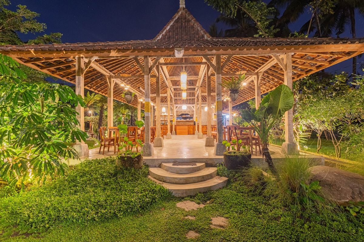 Central Ubud 1Br Teakwood Joglo House