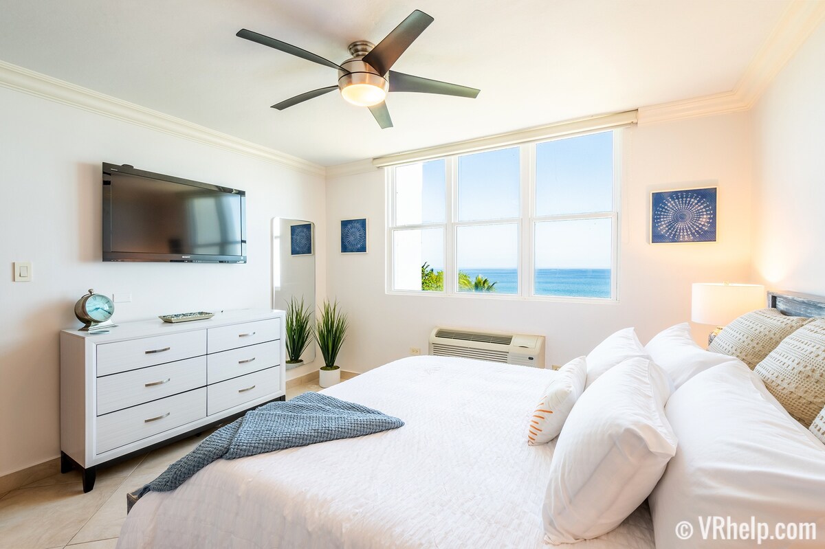 Beachfront Penthouse w/ Roofdeck