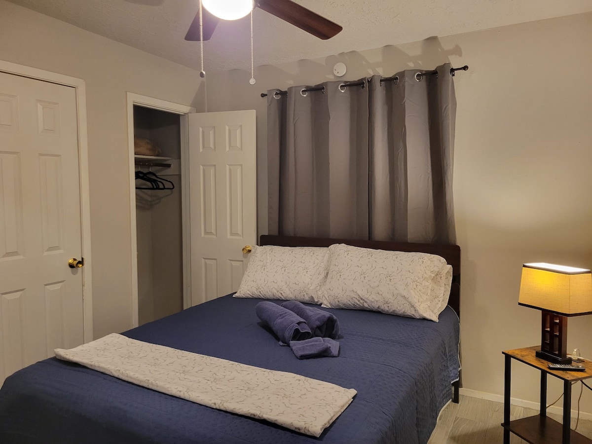 (1) Guest Room in The Woodlands