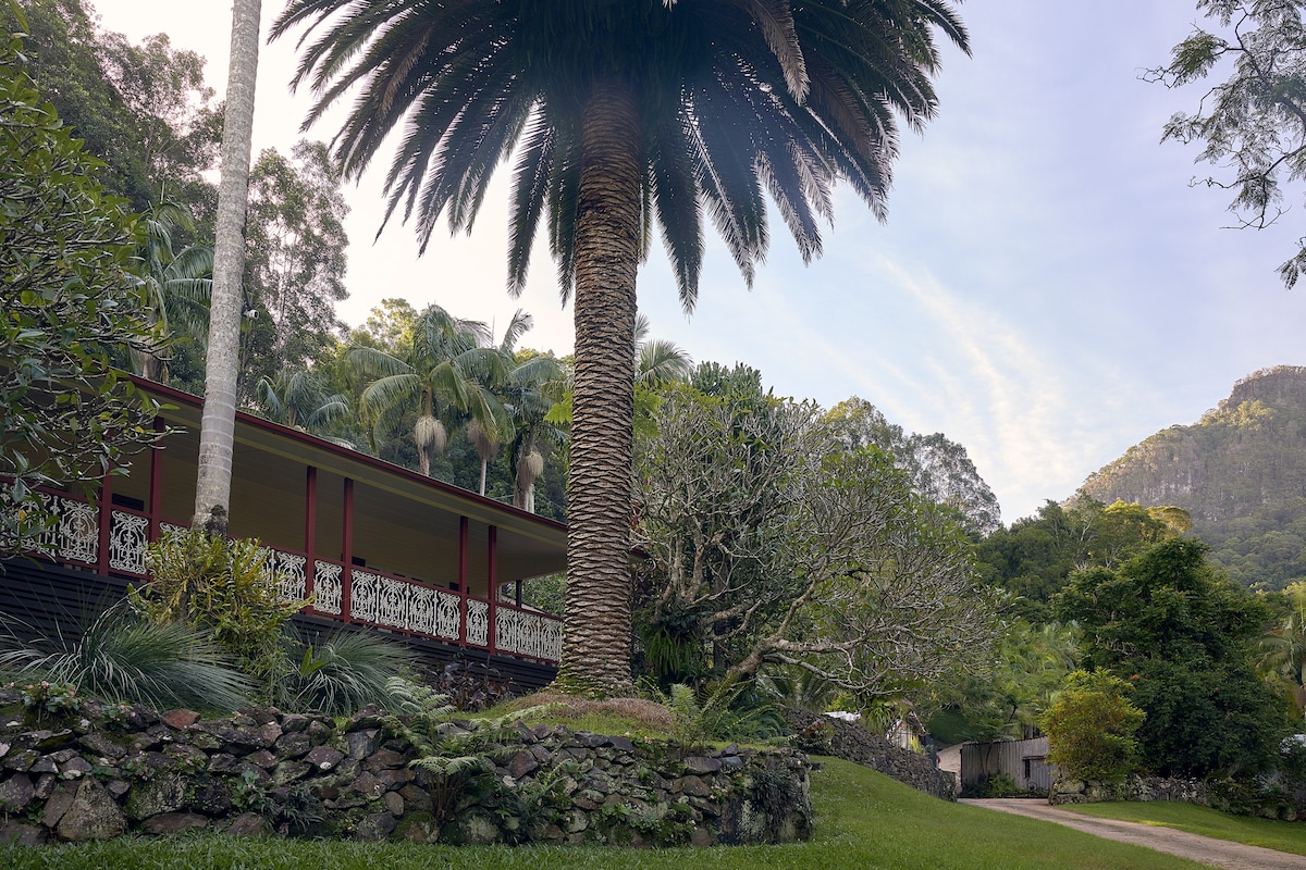 Farm stay in Currumbin Valley