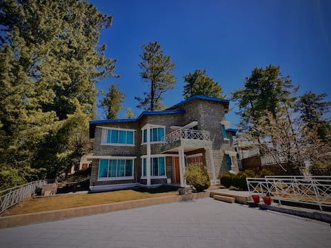 Blue Castle Resort- Galiyat