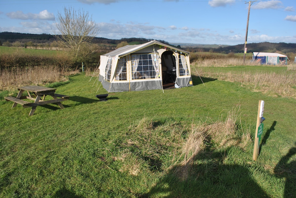 Rabbit Warren trailer tent
6 miles - Alton Towers.