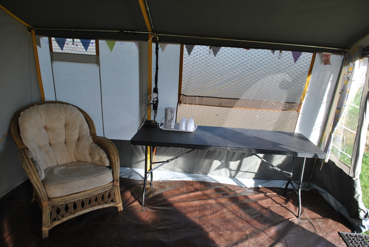 Rabbit Warren trailer tent
6 miles - Alton Towers.
