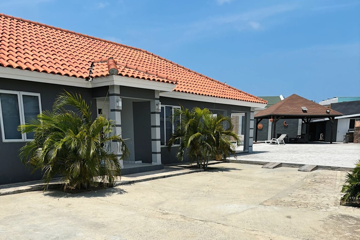 House with pool in Santa Cruz