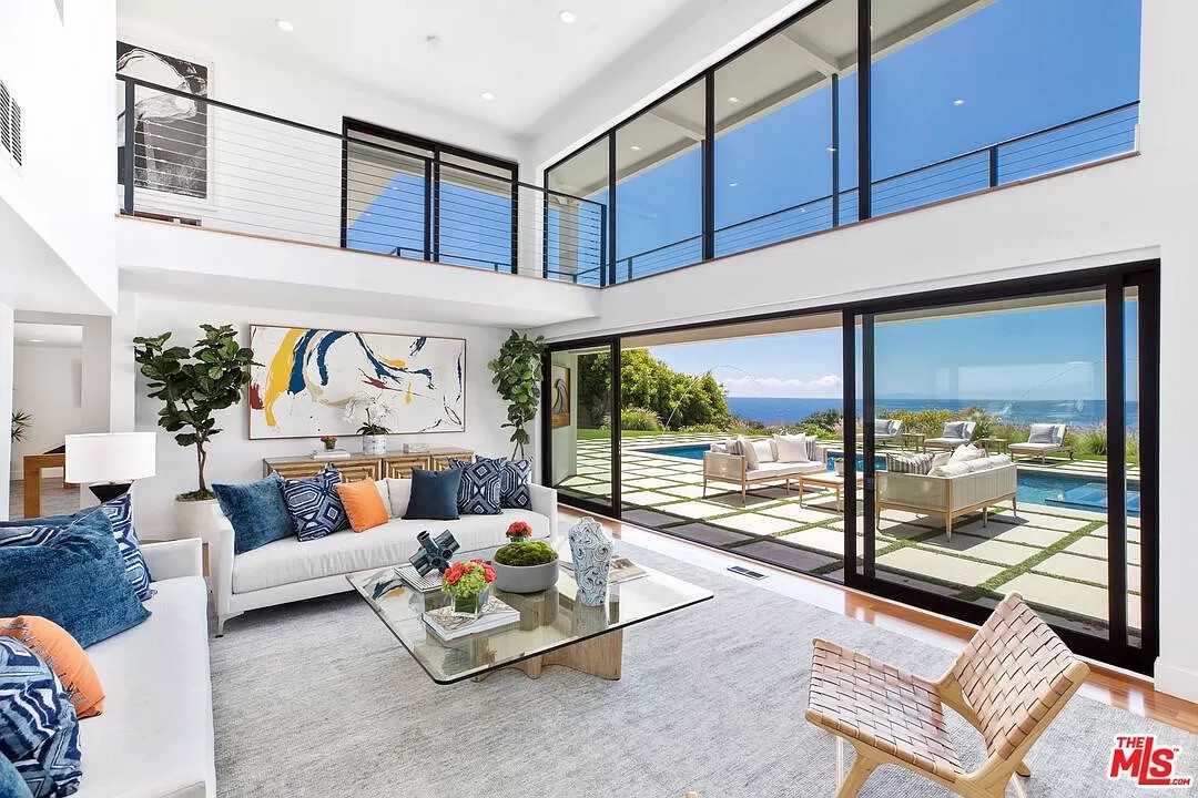 Malibu Luxury 4 BR Home w Pool and Ocean Views