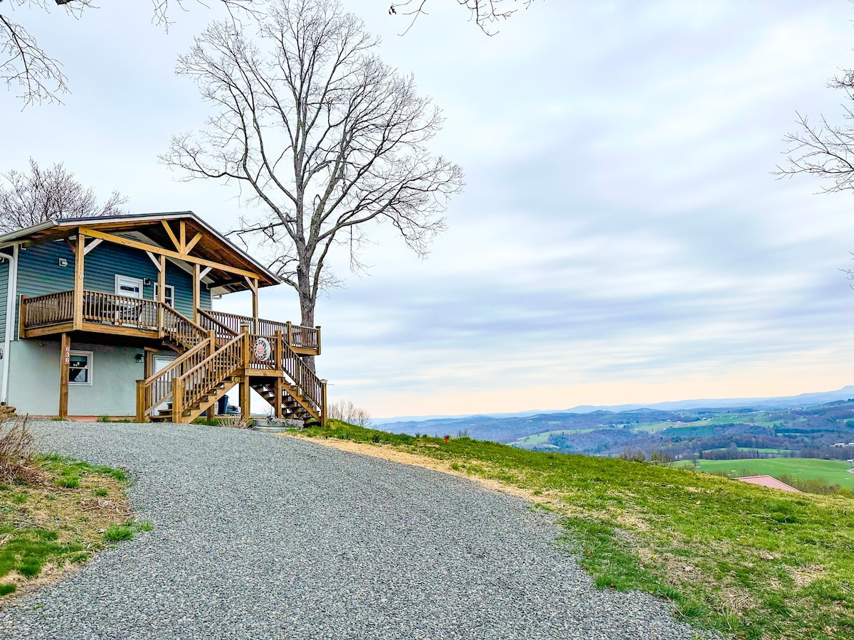 Cozy up @ Pop's Cozy Cabin.Amazing Views-Near I-77